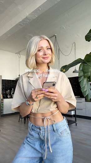 Anna Engelschall on Instagram: "REALISTIC healthy habits, which are still SO EFFECTIVE It doesn’t have to be complicated or time consuming - little small changes throughout the day will make a huge difference 😍 some other simple and realistic healthy habits I forgot? Write down your tips in the comments, so everyone can see and learn from them 😍 Ps: when I started my fitness journey I really „just“ did 10 push ups a day - which (when you think about it) are actually 70 by the end of the week!