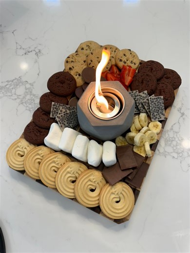 512K views · 10K reactions | S’mores Cookie Dessert Board  #asmr #restock #restockasmr #smores #dessert #marshmallow #cookies #DessertLovers #recipe #reels #fyp #satisfying #sweettooth #dessertideas #smoresseason | Mikayla McNeany | Facebook