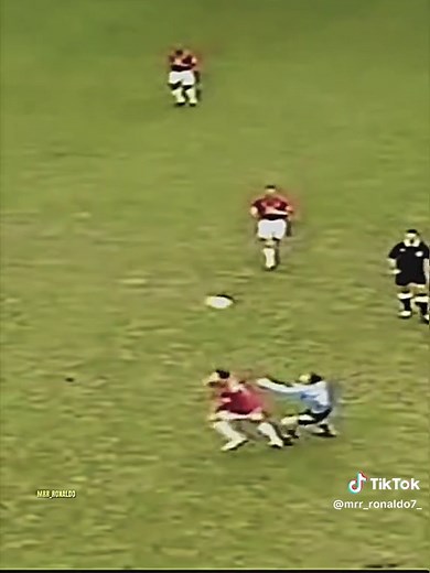 Cristiano Ronaldo 2003/04 Dribbling Skills and Runs