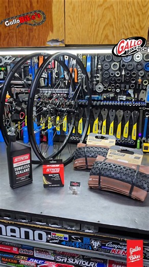 Instalación de llantas HUTCHINSON PITON 3 con cinta líquido Tubeless STANS neumáticos cubiertas café