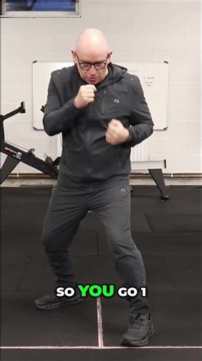 This diversion attack wins rounds #boxing #boxingtips #technique
