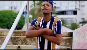 Full music video Sphithiphithi ft Thandeka Imnandi lento 🤙is out now on YouTube with team @nyawolomshini 🤞