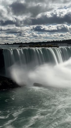 1.1K views · 71 reactions | Cette chanson me fait un bien fou @its_benjamiin @felix.lemelin 欄 « J’imagine » C’est quoi vos chansons du moment? Pas déjà des chansons de Noël 來 | King Melrose | Facebook