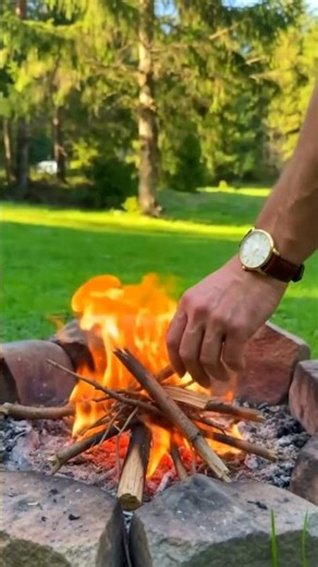 💥 The guy made a FAST fire starter with an unexpected item 🔥