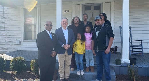 Gov. Stein unveils housing reconstruction grant in Bethel