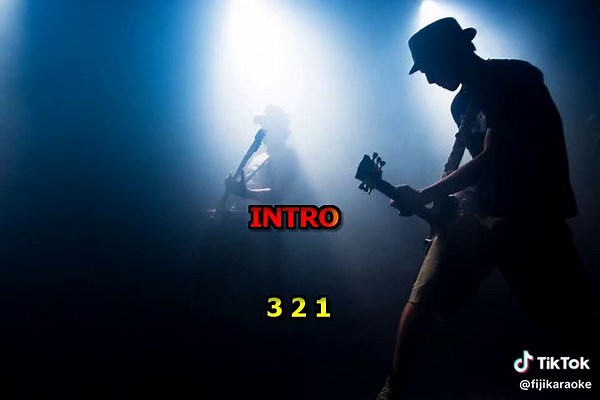 Naseda Karaoke Performance: She's Not Crying