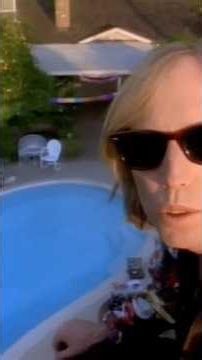 Tom Petty sings his iconic song Free Fallin'