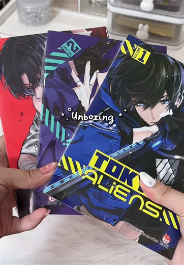 Unboxing Tokyo Aliens 124: A Dive into Manga Picks