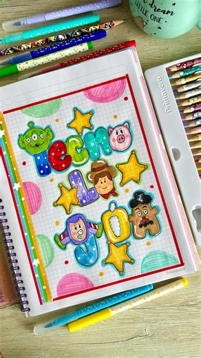 Tarjetas | Manualidades | Arte on Instagram: "Portada creativa de niño al estilo de Toy Story 🩵😍🤠 Encuentra esta y muchas en mi Ebook de portadas creativas 📚🌈 Recuerda que ahorita mismo puedes adquirirlo por $29.000 cop o $10 dólares si estás en otro país 🌎 El Ebook contiene 52 portadas y está distribuido así: 🔺18 Portadas juveniles/ temáticas a color y a blanco y negro 🔺17 Portadas Niña 💖 a color y a blanco y negro 🔺17 Portadas Niño 🩵 a color y a blanco y negro Para un total de 104 p