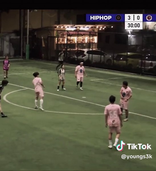 Slime on the pitch 🦾 #sexski #dieout