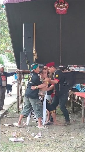 possessed struggling making you overwhelmed #jaranan #kudalumping #trending