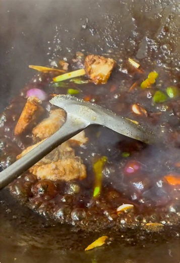 Enn plat ki ranpli ar saveur. Poisson Gingembre servi chaud kot Royal Saffron. 📍 Rose Belle Mall – 5908 6632 📍 Phoenix Mall – 5508 4934 📍 Bagatelle Mall – 5833 5455 📍 Le Valentina Mall – 5506 1284 📍 Riche Terre Mall – 5250 9555 #RoyalSaffron #PoissonGingembre #MauritiusFood #MauritiusEats #Mauritius