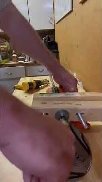 Cheap and easy homemade golf shaft puller. DIY. 8inch wood clamp with 3/8 groove.