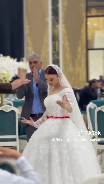 Fidan_vip_salyan_gelinlikler (@fidan_vip_wedding_salyan)’s videos with original sound - -𝑴𝒖𝒛𝒊𝒄_𝒌𝒍𝒖𝒃🦅