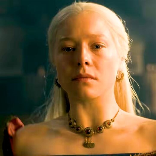 The most heartbreaking delivery in Targaryen history..💔She lost her father, her son, and herthrone all in one day. 👑 HOUSE OF THE DRAGON 🍿🎬🔥🔥