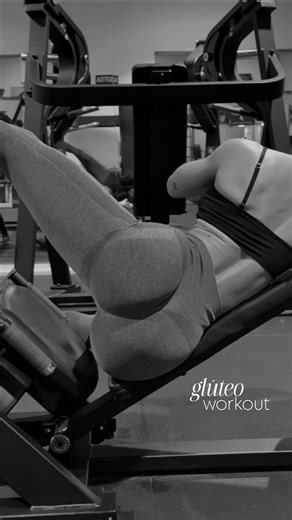 Espe Palacios on Instagram: "Uno de mis entrenamientos favoritos de glúteo🍑 Pruébalo y me cuentas!! Menciona a tu compi de entreno para hacerlo 😜 - #glutes #workout #gymlifestyle #entrenamiento"