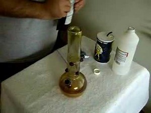 An easy way to clean your bong