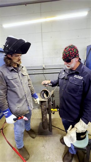 Great job on that root! Instructor Mike emphasizes its importance as the building block for a strong weld and gives praise to this student. 🛠️👏 #WeldingSkills #Arclabs