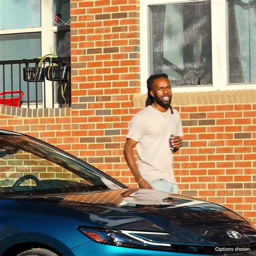 A powerful electric engine and no plug-in required. What you don’t know about Toyota hybrids might surprise you. | Local Toyota Dealers