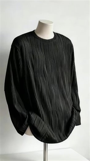 メンズハイストリートドレープインナーレイヤリングシャツ 春と秋の薄いストライプトップ ルーズでハンサムな長袖Tシャツ シンプルデザイン