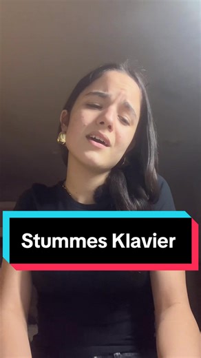 Stummes Klavier🤍 Diesen Song hat @elliceee geschrieben!🩷 Sie war bei @The Voice Kids 2023 und ist ins Finale gekommen✨🫶🏻💋 Ich fande sie sooooo gut und liebe ihre Stimme 🎀🩷#cover #singing #thevoicekids #piano #fyp