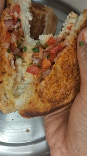 I made a sandwich 🥪 with basic ingredients 🤯