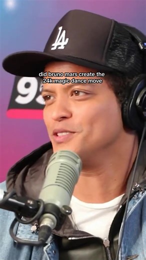 Bruno is such a good dancer #brunomars #brunomarsmusic #brunomarsdance #theromantic #24kmagic