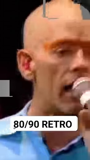🎤 Perdiendo Mi Religión (R.E.M) Losing My Religion" es una canción de la banda estadounidense de rock alternativo R.E.M., lanzada en febrero de 1991 por Warner Bros. como primer sencillo y segunda pista del séptimo álbum del grupo, Out of Time (1991). Construido sobre un riff de mandolina, fue escrito por el cantante Michael Stipe y trata sobre el amor no correspondido. La frase "perdí mi religión" es una expresión de la región sur de Estados Unidos que significa "perder los estribos o el civis