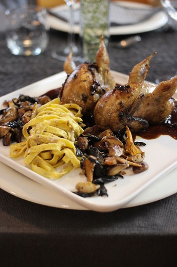 Kwartel met boschampignons, tagliatelle en truffel  - Recepten - njam!