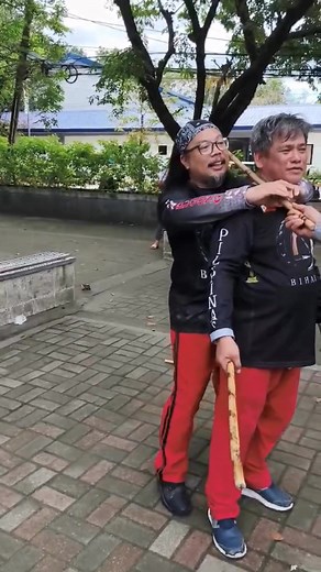 Filipino martial arts training.. 🙏🙏🙏❤️❤️❤️🎦🎬🎥 #tutorial #fypシ゚viralシ #fbreelsfypシ゚viral #viralreels #kali #fblifestyle #EncantadiaChroniclesSanggre | Red Dilla