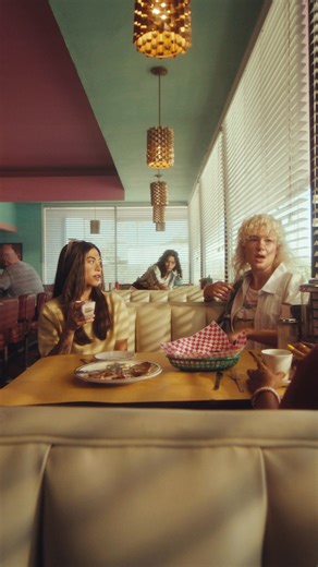 Serving up a 5-yr price guarantee? That’s Internet Worth Talking About. For just $35/mo. | T-Mobile