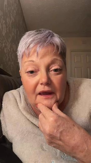 Not a pity post but I thought I’d give you a bit of an update as to what’s going on with my health recently. At this point January can jog on……!!! So sick of this dark, dingy weather cannot wait for spring am sure I read something about it’s 7 weeks away 😀😀😆 Happy Friday everyone enjoy your weekend Emma Ball Nourish & Flourish 💜🌱 | Emma Ball Nourish & Flourish