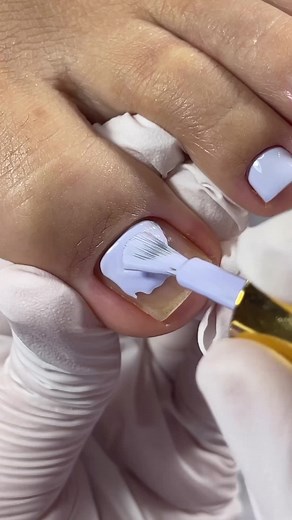 Uñas manos y pies on Instagram: "Color para las uñas de tus pies 💡😍"