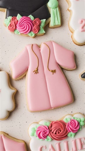 Pink & Gold Graduation Gown Cookie Tutorial