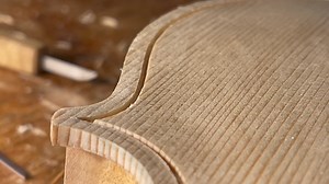 Numerous proficient modern violinists express an interest in the Baroque violin. However, contrary to a common belief, the Baroque violin is not easy. This misunderstanding has lead many good violin players to years of wasted time and a ton of bitter disillusionment. To help them avoid it I want to share some important points in this long post. During my intimate involvement with the Baroque Violin for the past 30 years, I've noticed that paradoxically, it is the Baroque sound that is frequently