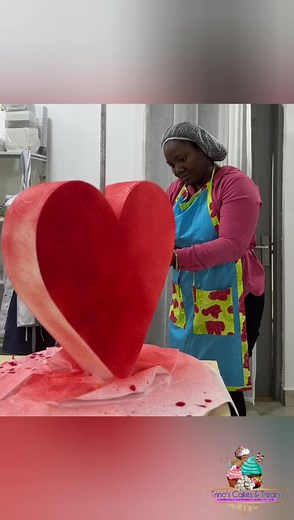 #WeddingCake: Luxury Guyanese Heart Gravity Cake | Made in Guyana