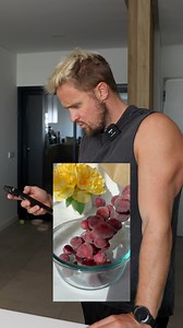 101K views · 807 reactions | Cinnamon Syrup Frozen Grapes  These are class if you’re an evening snacker ✅ You could even use lower calorie sugar free syrup to keep calories even lower. Handful frozen grapes Squeeze syrup or honey (or low cal alternative) Sprinkle cinnamon Let me know if you have a wee go ❤️ Great work @lindsay.keosayian | Fraser Reynolds | Facebook