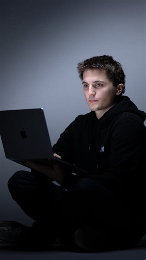 4.6K views · 44 reactions |  Michaël de Marliave, alias Micode, a créé sa première chaîne YouTube en 2017. Il traite de cybersécurité, avec la volonté d'entraîner les internautes dans ses enquêtes. Il piège des réseaux d'arnaqueurs, fouille des disques dur ou encore reçoit des agents de la DGSE, en cherchant à vulgariser l'informatique #AFP  Maélys Sourt #cybersecurité #informatique #micode | Agence France-Presse | Facebook