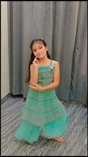Dance tutorial for beginners shaky shaky #song #shakyshaky