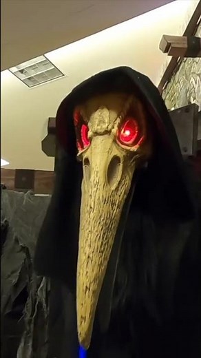 Spirit Halloween 2022: The Lord Raven Animatronic Is Terrifying!