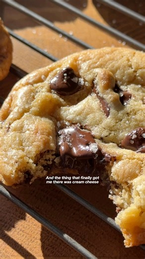 Crinkly-Top Cream Cheese Chocolate Chip Cookies 🍪 These cookies are soft, thick, and chewy with lightly crisp edges and rich, gooey centers. Made with melted butter, cream cheese, and egg yolks, this one-bowl recipe creates bakery-style cookies that stay tender for days. And they’re part of our Monthly Bake-Off 🎉 Bake them with us for a chance to win $100! Comment “recipe please” and I’ll send you everything through DM ❤️ #creamcheesecookies #chocolatechipcookies #easycookies #bakerycookies #h