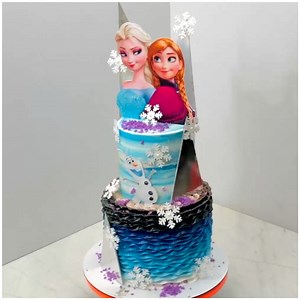 51K views · 535 reactions | Elsa & Anna have never looked better in a cake!  | MetDaan Cakes | Facebook