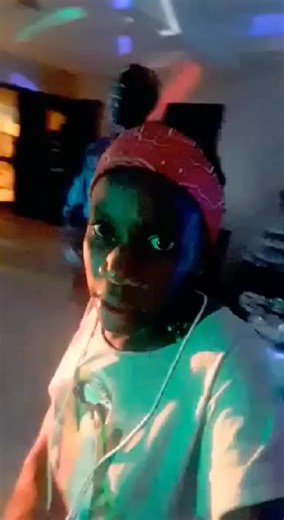 lukenia sardinha. (@lukenisardinha3x)’s videos with som original - user48783344796