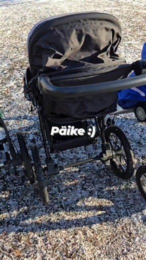 Päike ja esimene lumi. :) Viisin vankrid ka õue kõike seda ilu ja võlu nautima. :) Kas teile ka meeldib päike ja esimene lumi? :) Õunapuu talu #rõõmuelustenesest #teenmidaarmastan #armastusegaloodud #loodusestinspireeritud #vankrikatted #kärulisad #jalakate #vihmakile #tartu #tänulik | Ulvi K-j