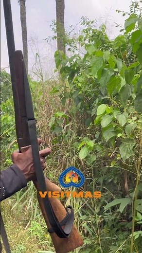 Good communication is one of the important tools we use while hunting in Africa #hunting #hadzabe