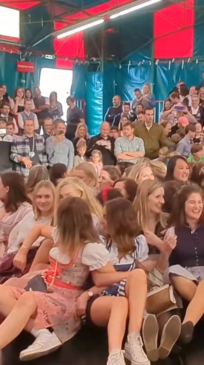 47K views · 480 reactions | All waiting for the start on Devil s Wheel #teufelsrad #oktoberfest #devilswheel #munich #shorts | Viral Video | Facebook