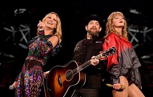 Sugarland & Taylor Swift Join Forces on “Babe” Live [Video]