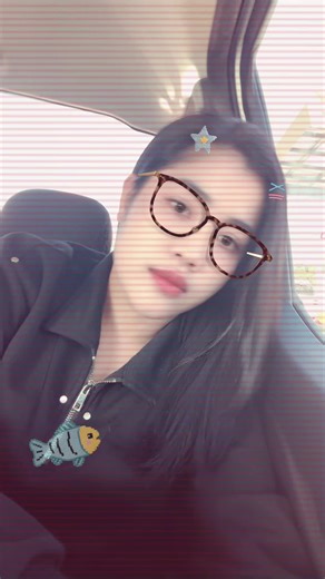 វីដេអូ​របស់ BEE MO (@beemo____) ជាមួយ 离别的秋天 - 孙露 & 孫露