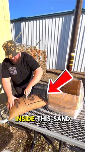 This 1-Pound Bag Stops Floods Instantly StormBag is a genius flood-protection solution that replaces heavy sandbags with smart absorbent technology. Weighing just 1 pound when dry, it rapidly absorbs water in minutes, expanding to over 33 pounds to block floodwater. Lightweight, fast, and reliable—perfect for emergency preparedness and property protection. Credits: @ Stormbag .co @ SwissLinkMilitarySurplus / YT #FloodProtection #EmergencyPreparedness #SmartInnovation #technology #tech | Life in 