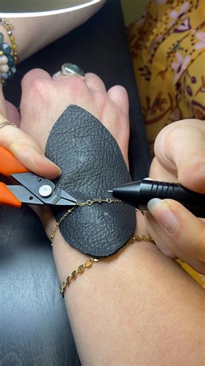 37K views · 100 reactions | How do we attach the Permanent Jewelry? With a safe, painless spot weld on the jewelry. ⚡️ Nothing touches your skin and you are protected the whole time. This tiny weld that takes just a second, forms a strong bond. Walk ins welcome or make your appointment here: https://tinyurl.com/3fs3wr2n?utm_campaign=meetedgar&utm_medium=social&utm_source=meetedgar.com | Say Anything... Jewelry by Stephanie Wilde | Facebook